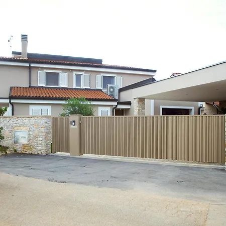 Mimoza Zambratija Villa Umag